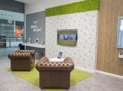 Customer Service Lounge